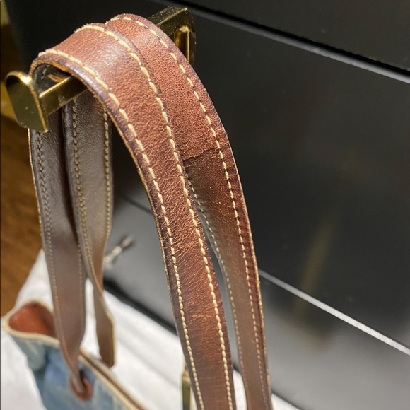 Chanel tote - Picture 10 of 15